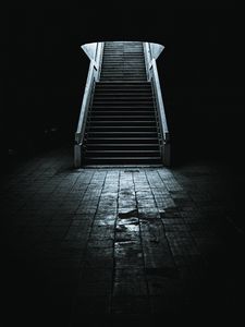 Превью обои темная, лестница, тоннель