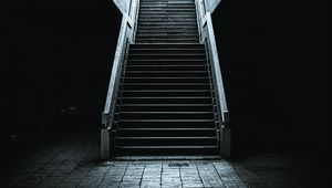 Превью обои темная, лестница, тоннель