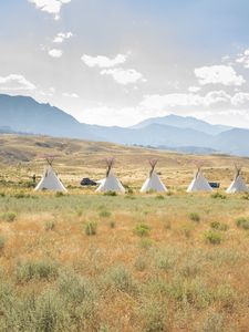 Превью обои типи, трава, долина, горы, природа