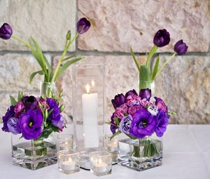Превью обои тюльпаны, лизиантус рассела, цветы, свечи, стаканы