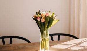 Превью обои тюльпаны, цветы, букет, ваза, интерьер