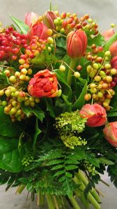 Превью обои тюльпаны, цветы, букет, композиция, листья, зелень, оформление