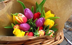 Превью обои тюльпаны, цветы, яркие, букет, бумага