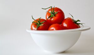 Превью обои томаты, помидоры, тарелка, овощи