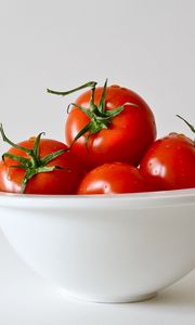 Превью обои томаты, тарелка, овощи