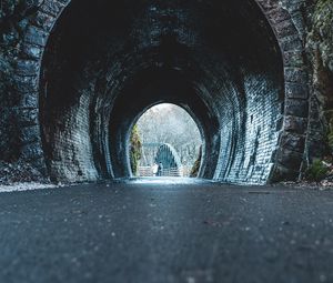 Превью обои тоннель, дорога, конструкция, люди
