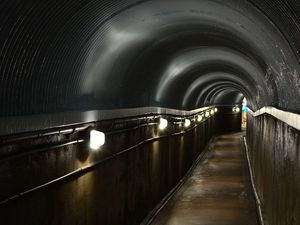 Превью обои тоннель, коридор, фонари, освещение
