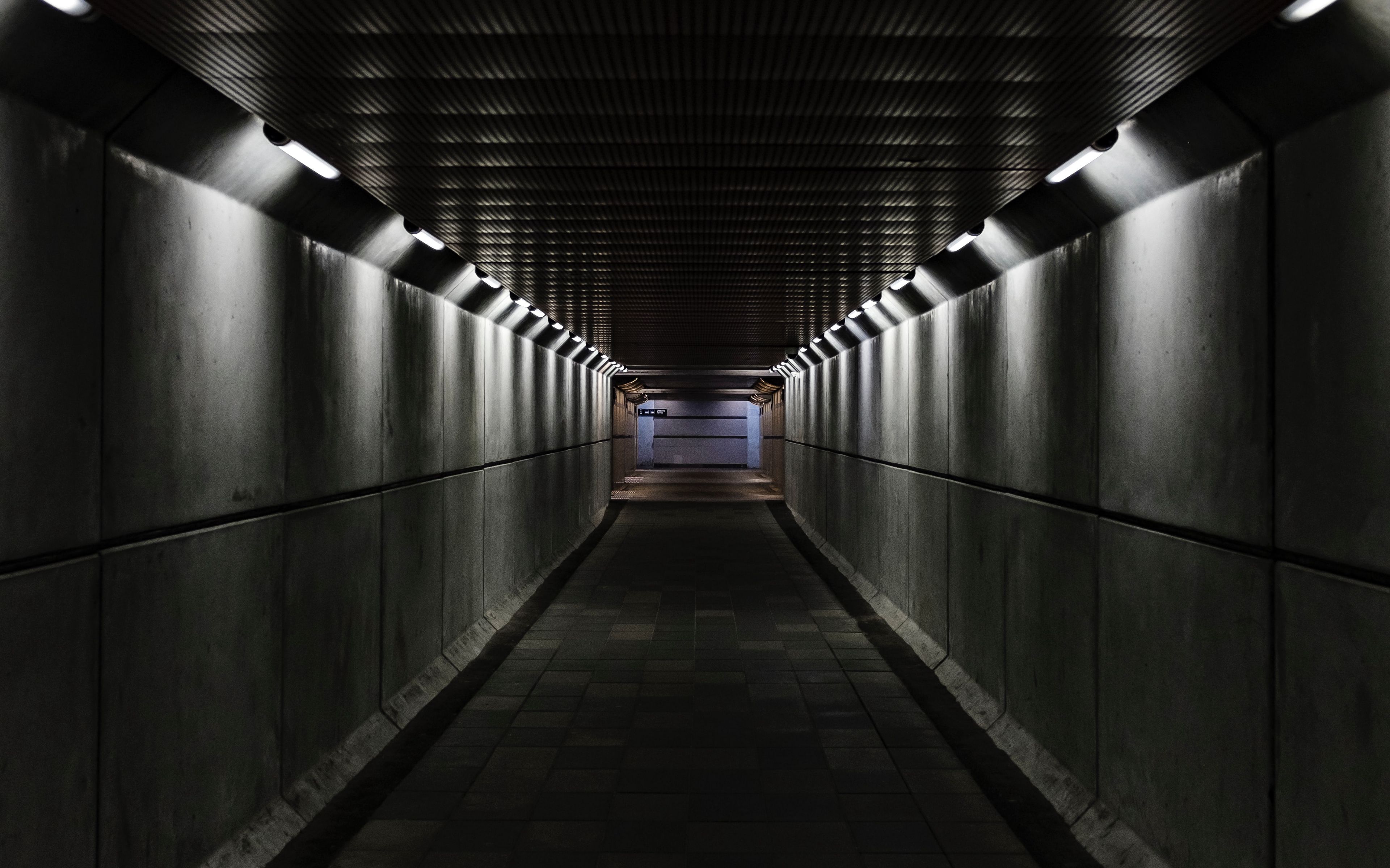 Dark room 4. Темный коридор. Бетонный коридор. Пустой коридор. Квадратный тоннель.