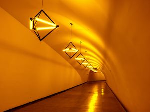 Превью обои тоннель, лампы, свет, желтый