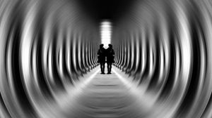 Превью обои тоннель, силуэты, чб, размытость, иллюзия