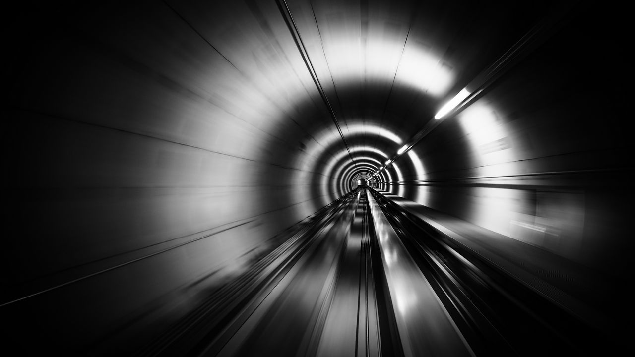 Обои тоннель, скорость, полосы, черно-белый, черный