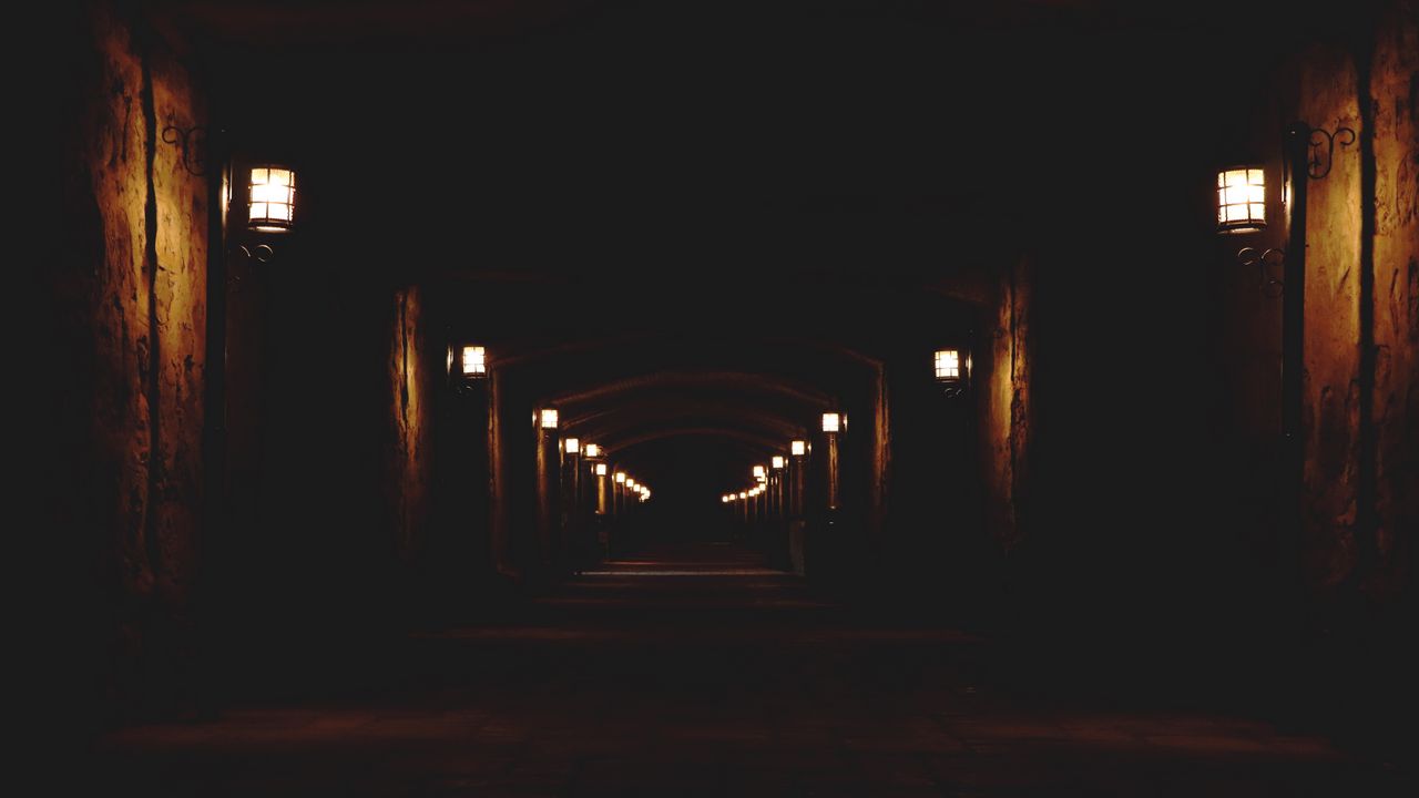 Обои тоннель, темнота, огни, свет