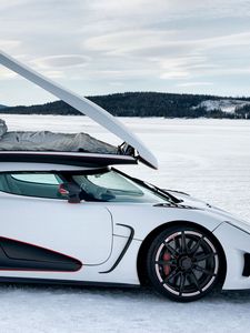 Превью обои top gear, koenigsegg, agera r, the stig, some say