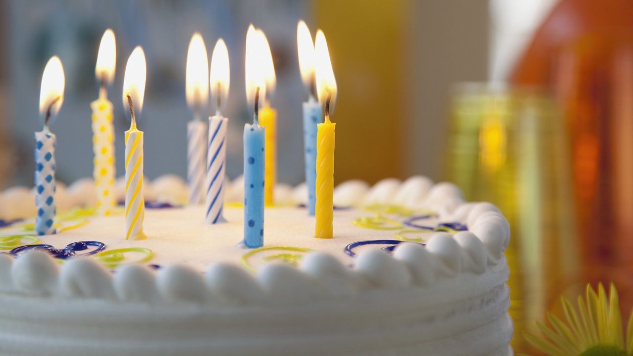 Обои торт, свечи, день рождения
