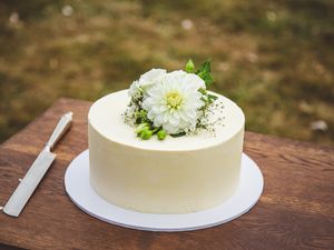Превью обои торт, цветы, белый