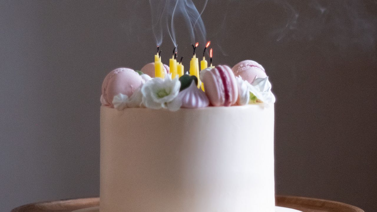 Обои торт, выпечка, десерт, свечи, дым