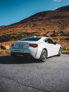 Превью обои toyota, автомобиль, спорткар, вид сзади, белый