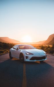 Превью обои toyota, автомобиль, спорткар, вид сбоку, белый, дорога