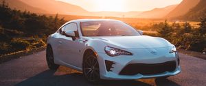 Превью обои toyota, автомобиль, спорткар, вид сбоку, белый, дорога