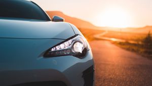 Превью обои toyota, автомобиль, спорткар, вид спереди, белый, дорога