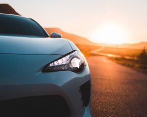 Превью обои toyota, автомобиль, спорткар, вид спереди, белый, дорога