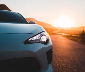 Превью обои toyota, автомобиль, спорткар, вид спереди, белый, дорога