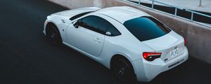 Превью обои toyota, автомобиль, спорткар, вид сбоку, белый, здание
