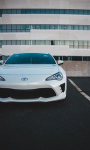 Превью обои toyota, автомобиль, спорткар, вид спереди, белый, фары