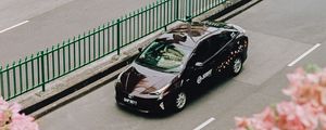 Превью обои toyota, автомобиль, спорткар, вид сверху, ветки