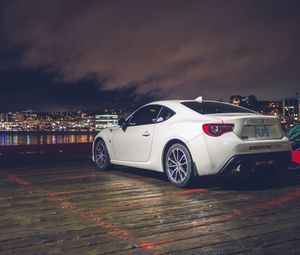 Превью обои toyota, автомобиль, вид сбоку, белый