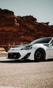 Превью обои toyota gt86, toyota, автомобиль, белый, дорога, скалы