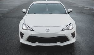 Превью обои toyota gt86, toyota, автомобиль, белый, дорога, туман