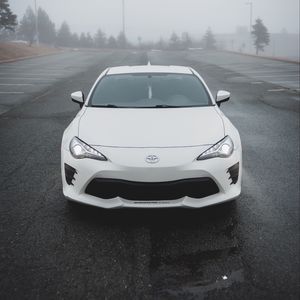 Превью обои toyota gt86, toyota, автомобиль, белый, дорога, туман