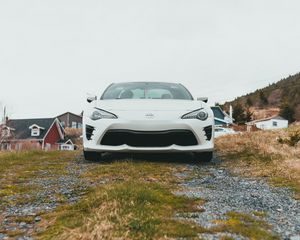 Превью обои toyota gt86, toyota, автомобиль, белый, деревня