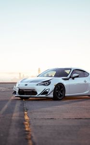 Превью обои toyota gt86, toyota, автомобиль, белый, стоянка