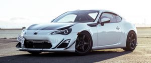 Превью обои toyota gt86, toyota, автомобиль, белый, асфальт