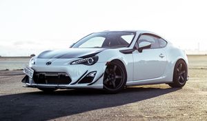 Превью обои toyota gt86, toyota, автомобиль, белый, асфальт