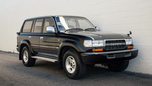 Превью обои toyota land cruiser, toyota, автомобиль, черный, внедорожник