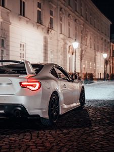 Превью обои toyota, машина, белый, улица, ночь