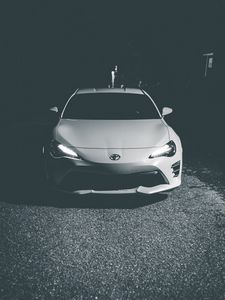 Превью обои toyota, машина, фары, вид спереди, чб