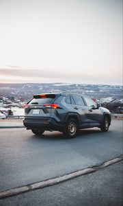 Превью обои toyota rav4, toyota, автомобиль, внедорожник, серый, дорога