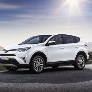 Превью обои toyota, rav4, вид сбоку, белый