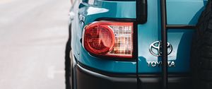 Превью обои toyota, внедорожник, фара