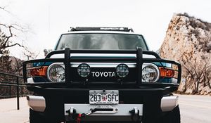 Превью обои toyota, внедорожник, вид спереди