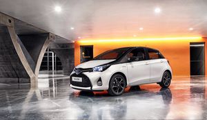 Превью обои toyota, yaris, вид сбоку