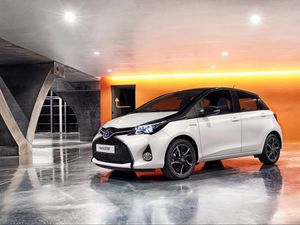 Превью обои toyota, yaris, вид сбоку