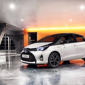 Превью обои toyota, yaris, вид сбоку