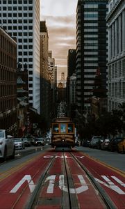 Превью обои трамвай, транспорт, улица, город, движение