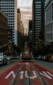 Превью обои трамвай, транспорт, улица, город, движение