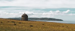 Превью обои трава, поле, здание, облака